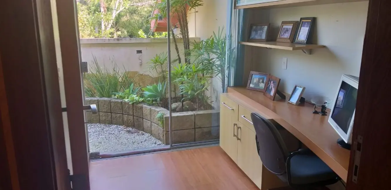 Casa com 4 quartos à venda, 351m2 em Praia das Taquaras, Balneario Camboriu - SC - imagem 5 Foto 5 de Casa com 4 quartos à venda, 351m2 em Praia das Taquaras, Balneario Camboriu - SC