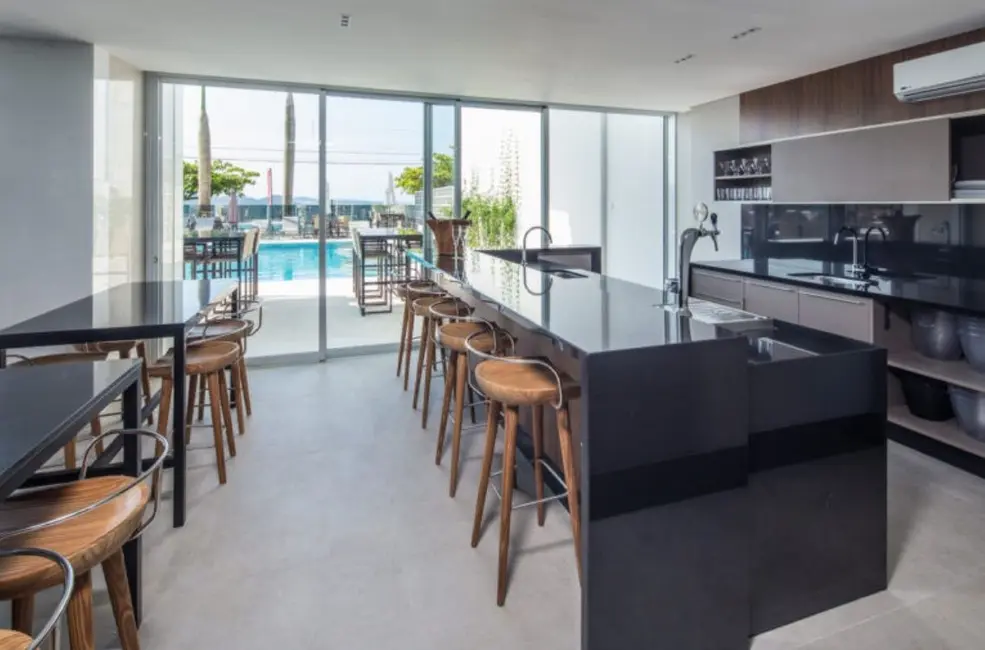 Foto 3 de Apartamento com 4 quartos à venda, 237m2 em Centro, Balneario Camboriu - SC
