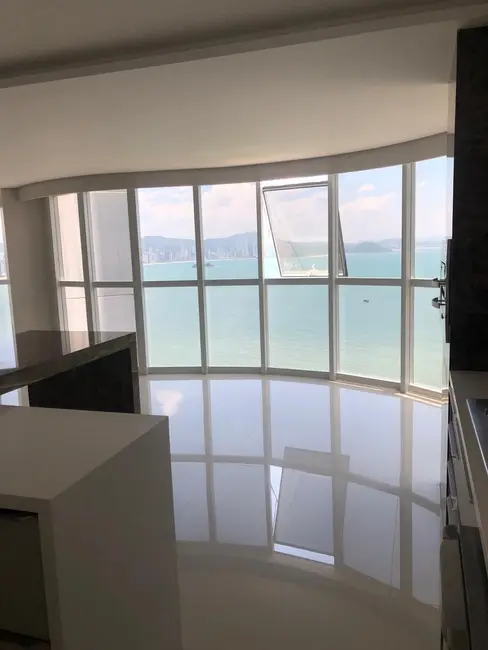 Apartamento com 4 quartos à venda, 237m2 em Centro, Balneario Camboriu - SC - imagem 4 Foto 4 de Apartamento com 4 quartos à venda, 237m2 em Centro, Balneario Camboriu - SC