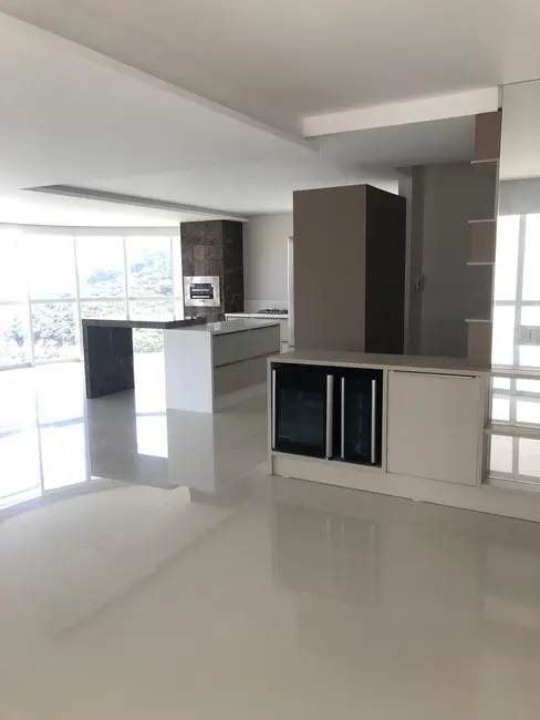Apartamento com 4 quartos à venda, 237m2 em Centro, Balneario Camboriu - SC - imagem 7 Foto 7 de Apartamento com 4 quartos à venda, 237m2 em Centro, Balneario Camboriu - SC