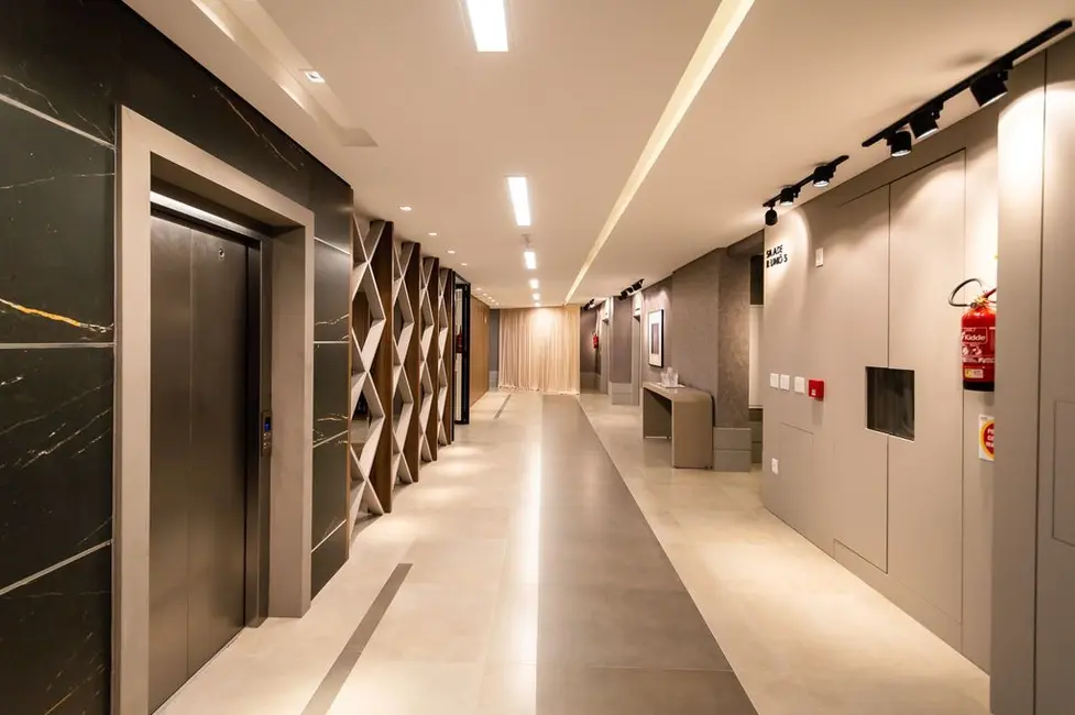 Foto 3 de Sala Comercial com 1 quarto à venda, 59m2 em Pioneiros, Balneario Camboriu - SC