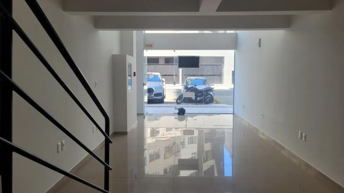 Sala Comercial com 1 quarto à venda, 100m2 em Centro, Balneario Camboriu - SC - imagem 5 Foto 5 de Sala Comercial com 1 quarto à venda, 100m2 em Centro, Balneario Camboriu - SC