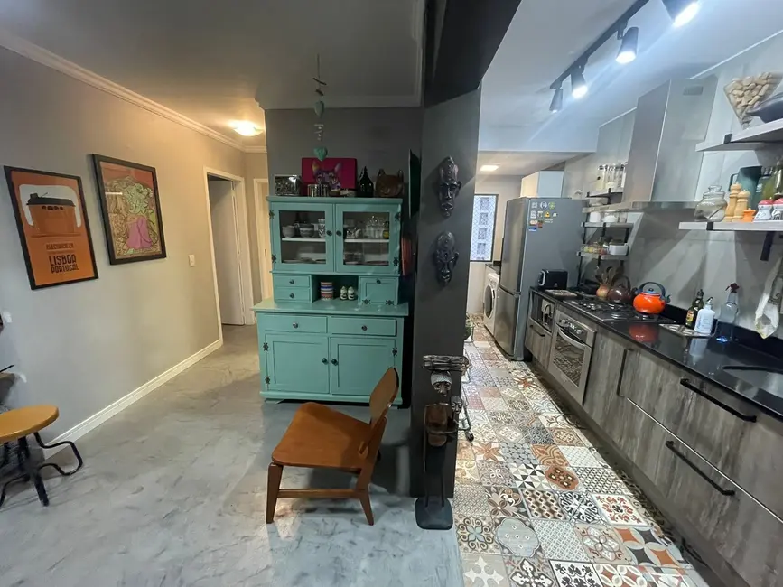 Apartamento com 2 quartos à venda, 74m2 em Centro, Balneario Camboriu - SC - imagem 4 Foto 4 de Apartamento com 2 quartos à venda, 74m2 em Centro, Balneario Camboriu - SC