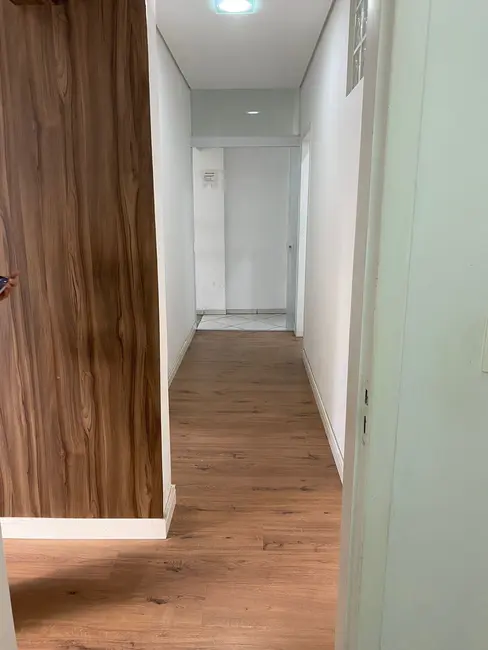 Sala Comercial com 4 quartos para alugar, 84m2 em Centro, Balneario Camboriu - SC - imagem 4 Foto 4 de Sala Comercial com 4 quartos para alugar, 84m2 em Centro, Balneario Camboriu - SC