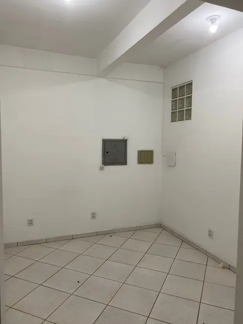 Sala Comercial com 4 quartos para alugar, 84m2 em Centro, Balneario Camboriu - SC - imagem 6 Foto 6 de Sala Comercial com 4 quartos para alugar, 84m2 em Centro, Balneario Camboriu - SC
