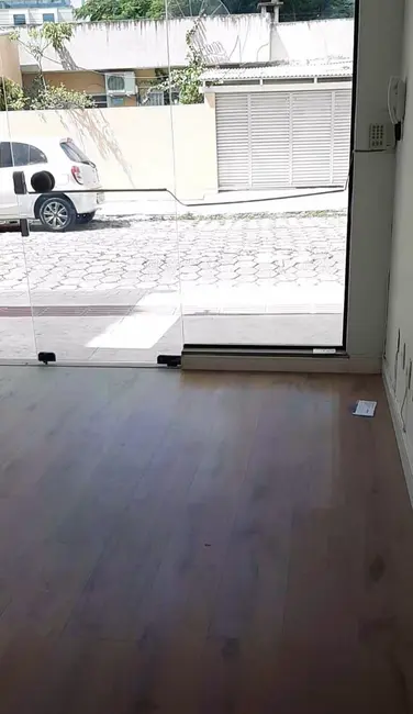 Sala Comercial com 4 quartos para alugar, 84m2 em Centro, Balneario Camboriu - SC - imagem 7 Foto 7 de Sala Comercial com 4 quartos para alugar, 84m2 em Centro, Balneario Camboriu - SC