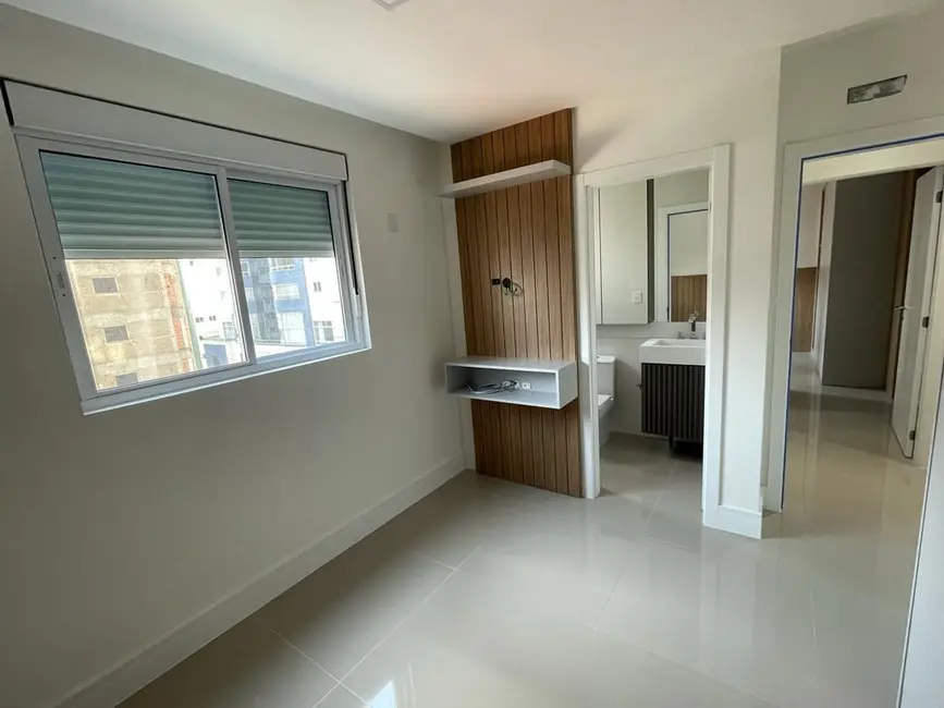Foto 2 de Apartamento com 3 quartos para alugar, 116m2 em Centro, Balneario Camboriu - SC
