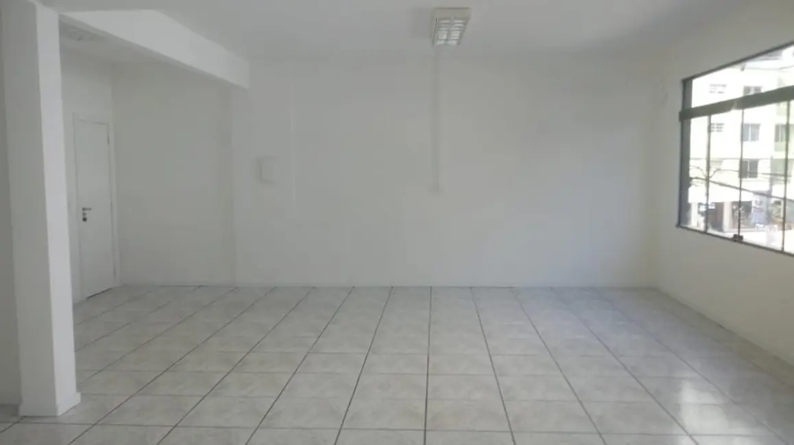 Foto 2 de Sala Comercial com 1 quarto para alugar, 50m2 em Centro, Balneario Camboriu - SC