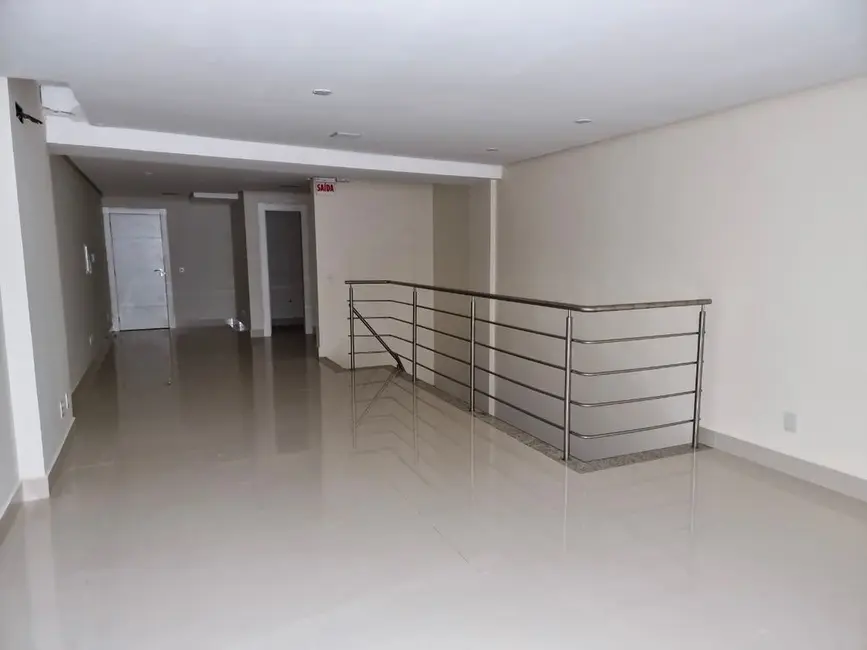 Sala Comercial com 1 quarto para alugar, 242m2 em Centro, Balneario Camboriu - SC - imagem 6 Foto 6 de Sala Comercial com 1 quarto para alugar, 242m2 em Centro, Balneario Camboriu - SC
