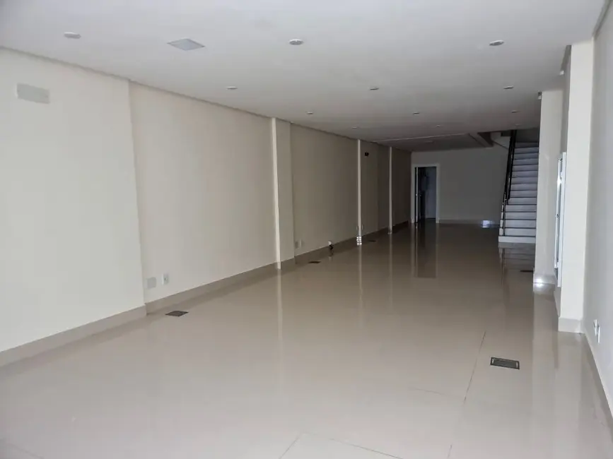 Sala Comercial com 1 quarto para alugar, 242m2 em Centro, Balneario Camboriu - SC - imagem 3 Foto 3 de Sala Comercial com 1 quarto para alugar, 242m2 em Centro, Balneario Camboriu - SC