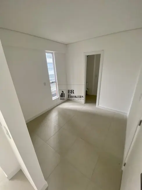 Apartamento com 3 quartos para alugar, 97m2 em Centro, Balneario Camboriu - SC - imagem 6 Foto 6 de Apartamento com 3 quartos para alugar, 97m2 em Centro, Balneario Camboriu - SC