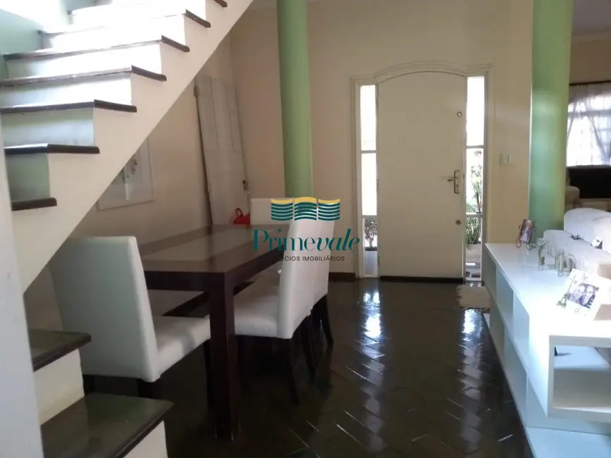 Sobrado com 3 quartos à venda, 196m2 em Sao Jose Dos Campos - SP - imagem 2 Foto 2 de Sobrado com 3 quartos à venda, 196m2 em Sao Jose Dos Campos - SP