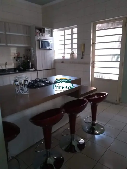 Sobrado com 3 quartos à venda, 196m2 em Sao Jose Dos Campos - SP - imagem 5 Foto 5 de Sobrado com 3 quartos à venda, 196m2 em Sao Jose Dos Campos - SP