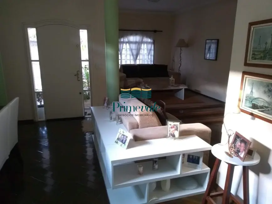 Sobrado com 3 quartos à venda, 196m2 em Sao Jose Dos Campos - SP - imagem 1 Foto 1 de Sobrado com 3 quartos à venda, 196m2 em Sao Jose Dos Campos - SP