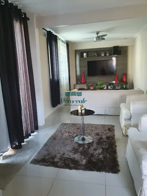 Foto 5 de Sobrado com 5 quartos à venda, 380m2 em Village das Flores, Cacapava - SP
