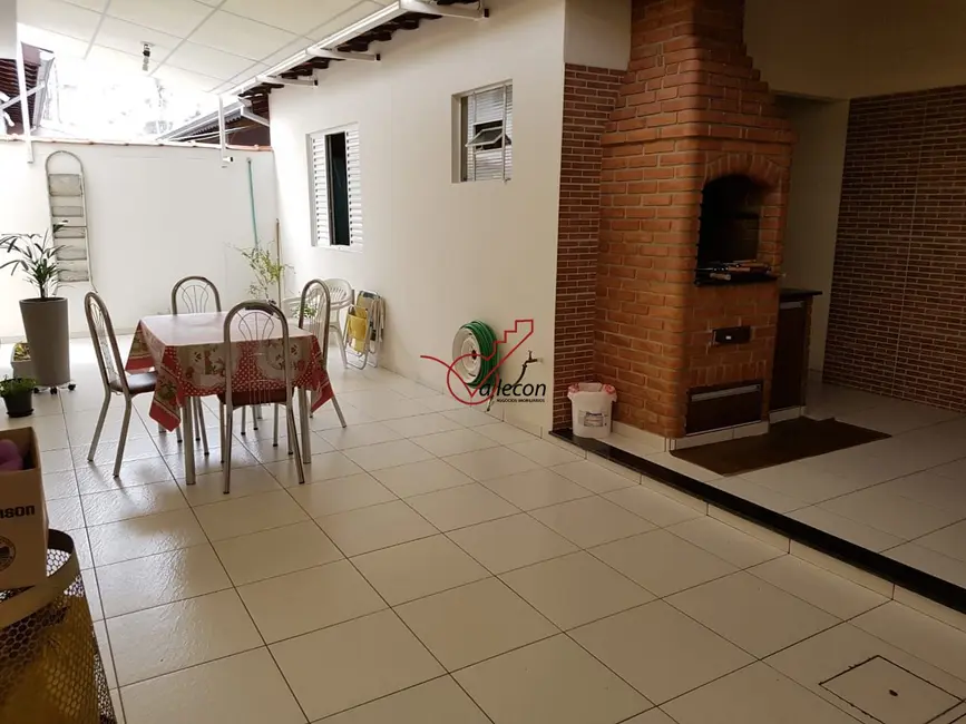 Foto 2 de Casa com 3 quartos à venda, 186m2 em Cidade Jardim, Jacarei - SP