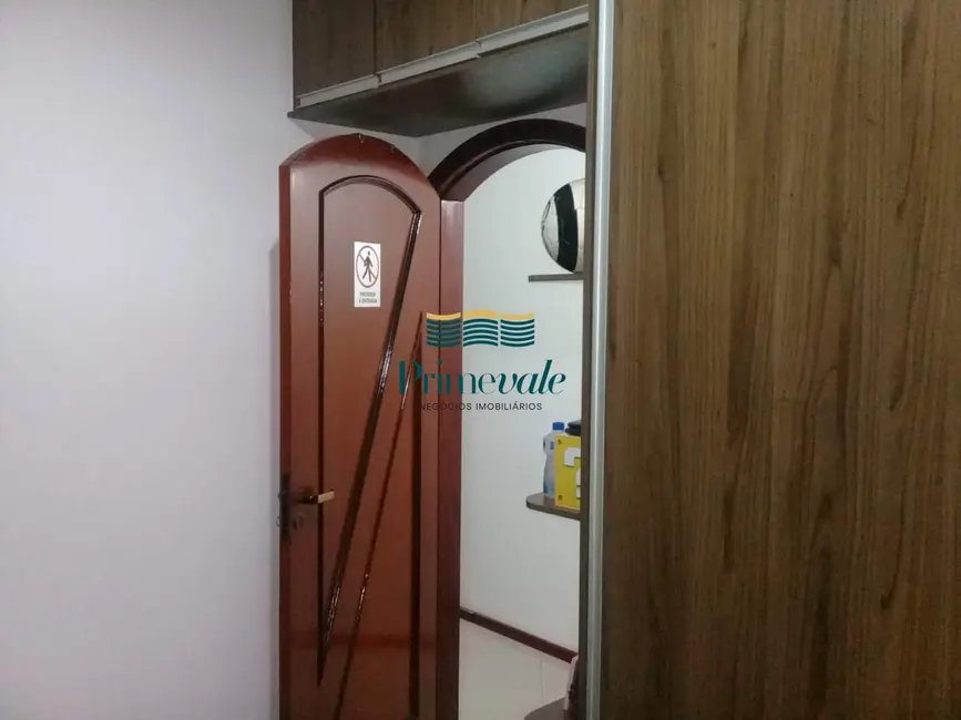 Sobrado com 3 quartos à venda, 220m2 em Sao Jose Dos Campos - SP - imagem 7 Foto 7 de Sobrado com 3 quartos à venda, 220m2 em Sao Jose Dos Campos - SP