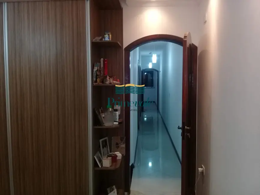 Sobrado com 3 quartos à venda, 220m2 em Sao Jose Dos Campos - SP - imagem 2 Foto 2 de Sobrado com 3 quartos à venda, 220m2 em Sao Jose Dos Campos - SP