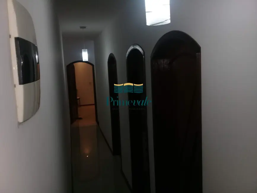 Sobrado com 3 quartos à venda, 220m2 em Sao Jose Dos Campos - SP - imagem 8 Foto 8 de Sobrado com 3 quartos à venda, 220m2 em Sao Jose Dos Campos - SP