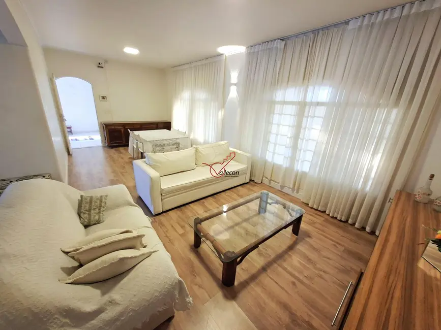 Casa com 5 quartos para alugar, 215m2 em Sao Jose Dos Campos - SP - imagem 1 Foto 1 de Casa com 5 quartos para alugar, 215m2 em Sao Jose Dos Campos - SP