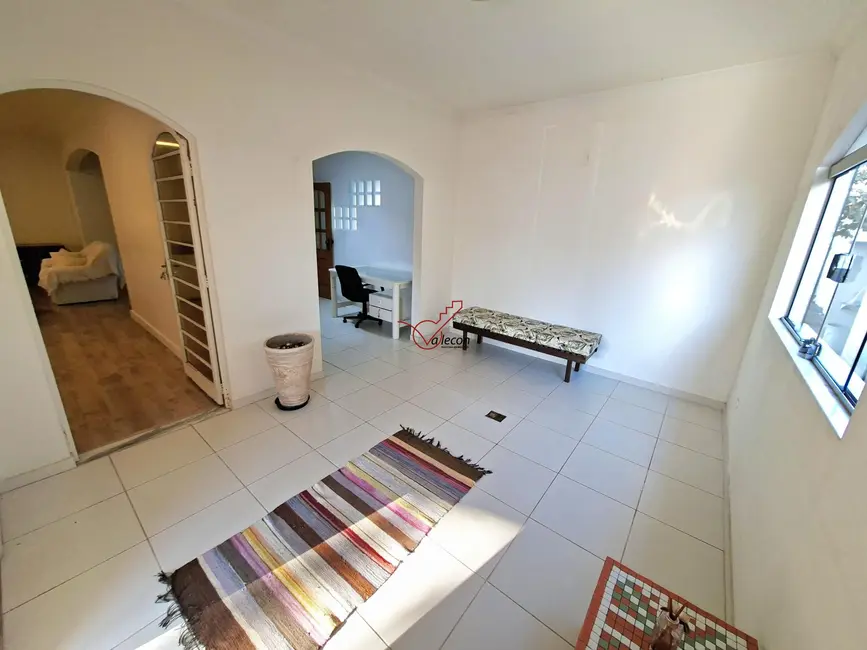 Casa com 5 quartos para alugar, 215m2 em Sao Jose Dos Campos - SP - imagem 8 Foto 8 de Casa com 5 quartos para alugar, 215m2 em Sao Jose Dos Campos - SP