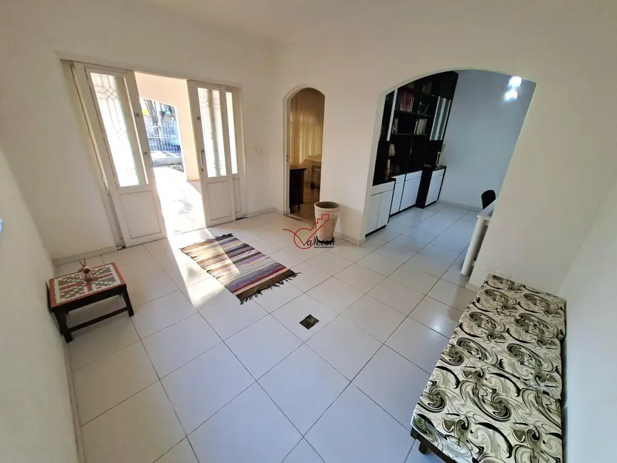 Casa com 5 quartos para alugar, 215m2 em Sao Jose Dos Campos - SP - imagem 7 Foto 7 de Casa com 5 quartos para alugar, 215m2 em Sao Jose Dos Campos - SP