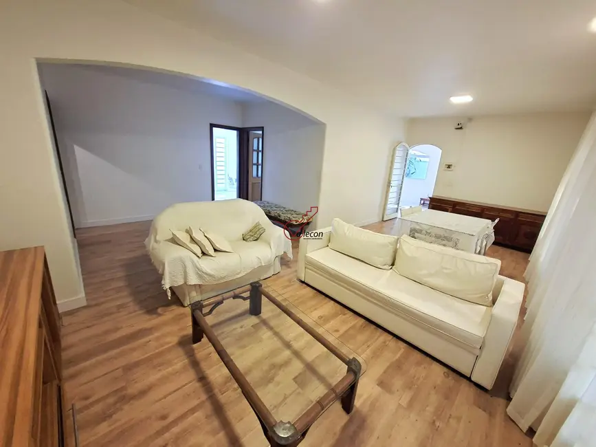 Casa com 5 quartos para alugar, 215m2 em Sao Jose Dos Campos - SP - imagem 2 Foto 2 de Casa com 5 quartos para alugar, 215m2 em Sao Jose Dos Campos - SP