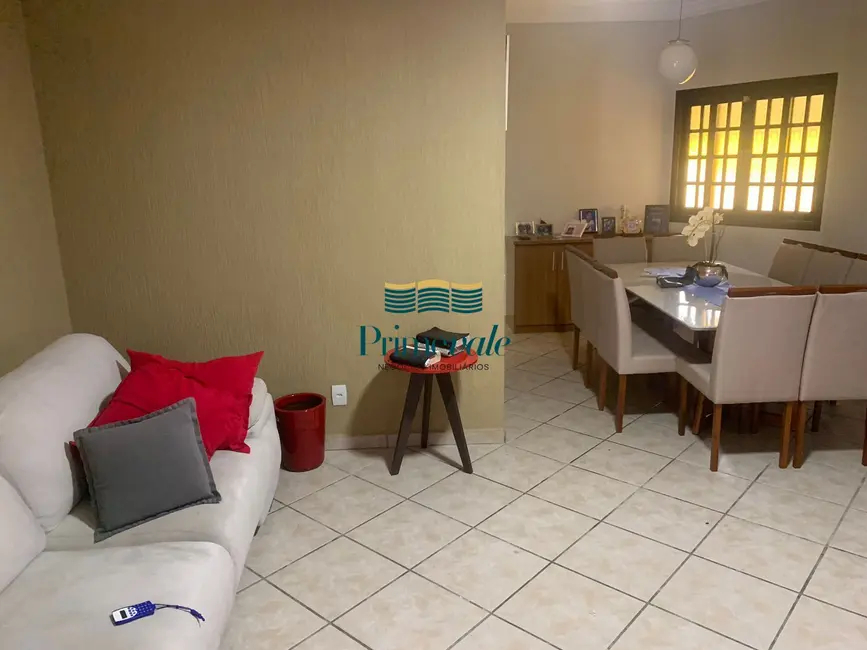 Casa com 3 quartos à venda, 220m2 em Sao Jose Dos Campos - SP - imagem 6 Foto 6 de Casa com 3 quartos à venda, 220m2 em Sao Jose Dos Campos - SP