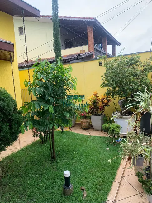 Casa com 3 quartos à venda, 220m2 em Sao Jose Dos Campos - SP - imagem 2 Foto 2 de Casa com 3 quartos à venda, 220m2 em Sao Jose Dos Campos - SP