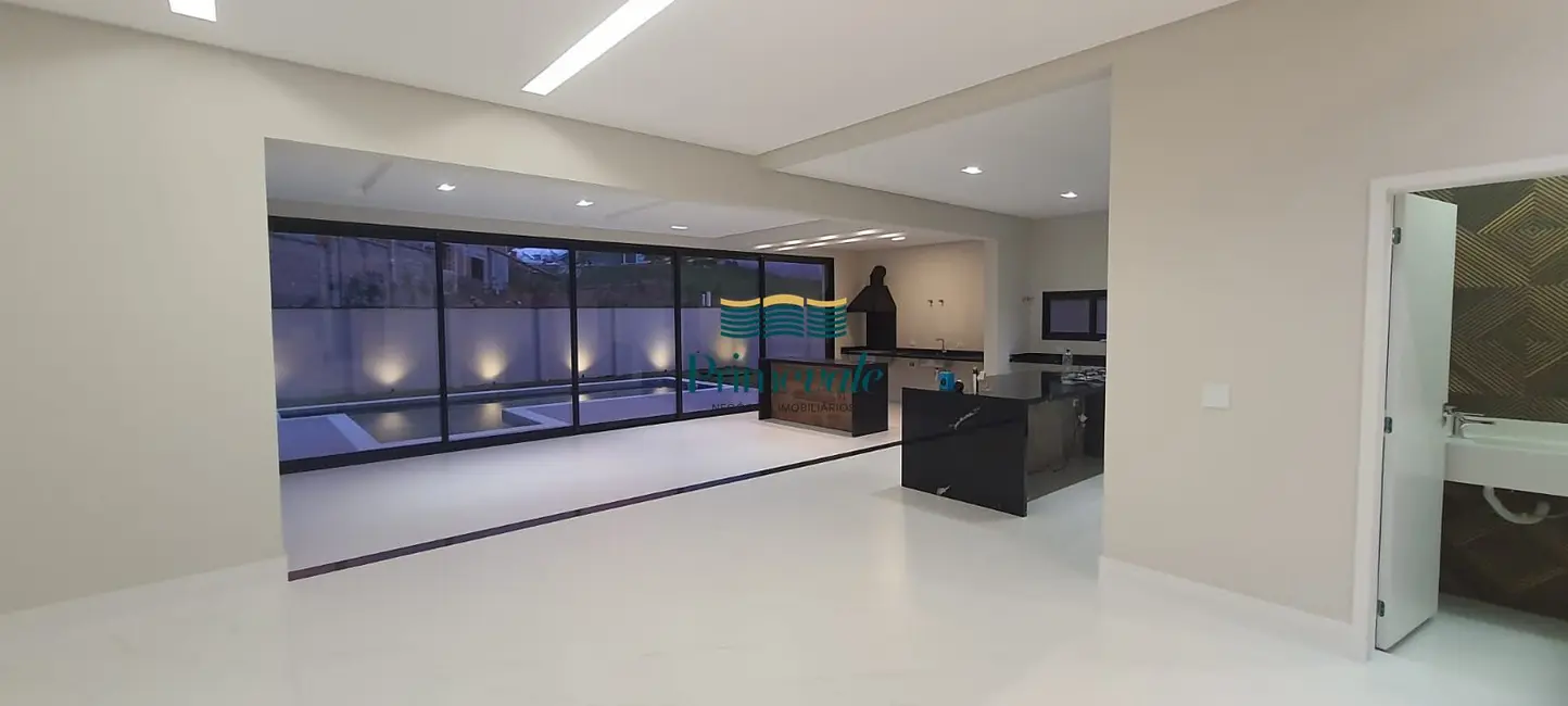 Casa com 5 quartos para alugar, 430m2 em Sao Jose Dos Campos - SP - imagem 4 Foto 4 de Casa com 5 quartos para alugar, 430m2 em Sao Jose Dos Campos - SP