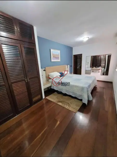 Foto 2 de Casa com 3 quartos à venda, 200m2 em Sao Jose Dos Campos - SP