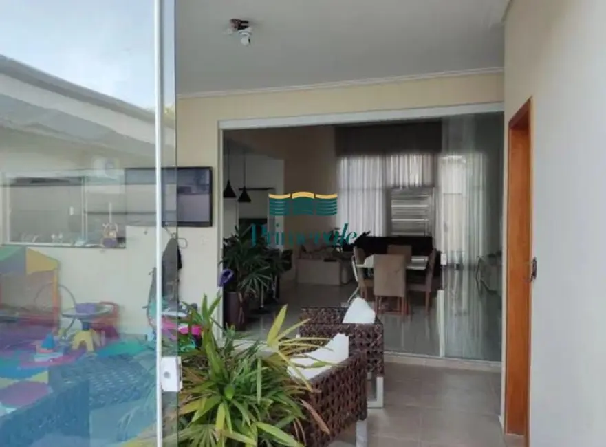 Casa com 3 quartos à venda, 210m2 em Jardim Caçapava, Cacapava - SP - imagem 2 Foto 2 de Casa com 3 quartos à venda, 210m2 em Jardim Caçapava, Cacapava - SP
