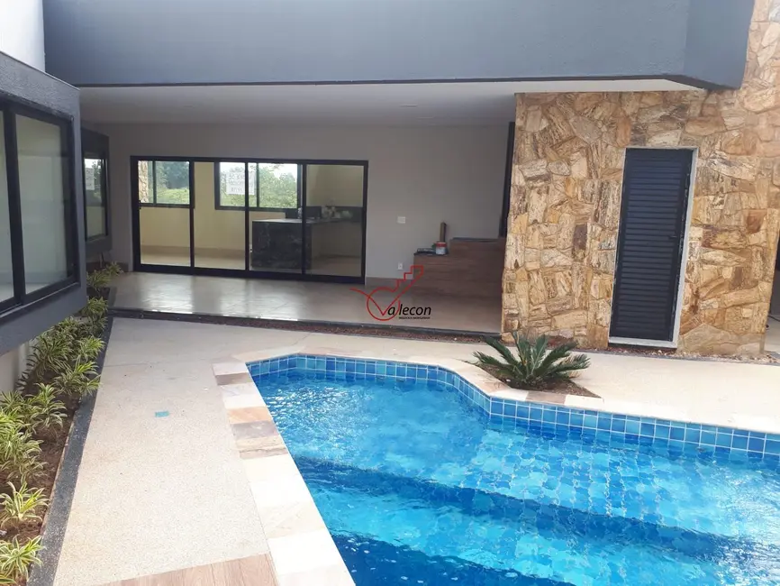 Foto 2 de Casa de Condomínio com 4 quartos para alugar, 200m2 em Cacapava - SP