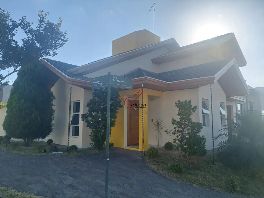 Foto 1 de Sobrado com 3 quartos à venda, 216m2 em Cacapava - SP