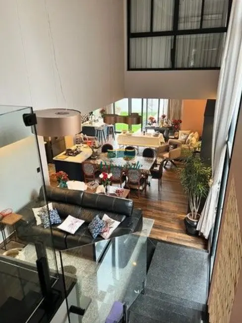 Casa de Condomínio com 4 quartos à venda, 330m2 em Sao Jose Dos Campos - SP - imagem 4 Foto 4 de Casa de Condomínio com 4 quartos à venda, 330m2 em Sao Jose Dos Campos - SP