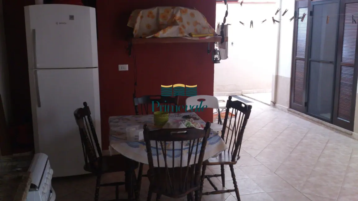 Sobrado com 3 quartos à venda, 170m2 em Sao Jose Dos Campos - SP - imagem 6 Foto 6 de Sobrado com 3 quartos à venda, 170m2 em Sao Jose Dos Campos - SP