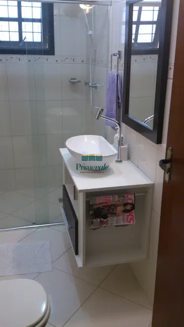 Sobrado com 3 quartos à venda, 170m2 em Sao Jose Dos Campos - SP - imagem 4 Foto 4 de Sobrado com 3 quartos à venda, 170m2 em Sao Jose Dos Campos - SP