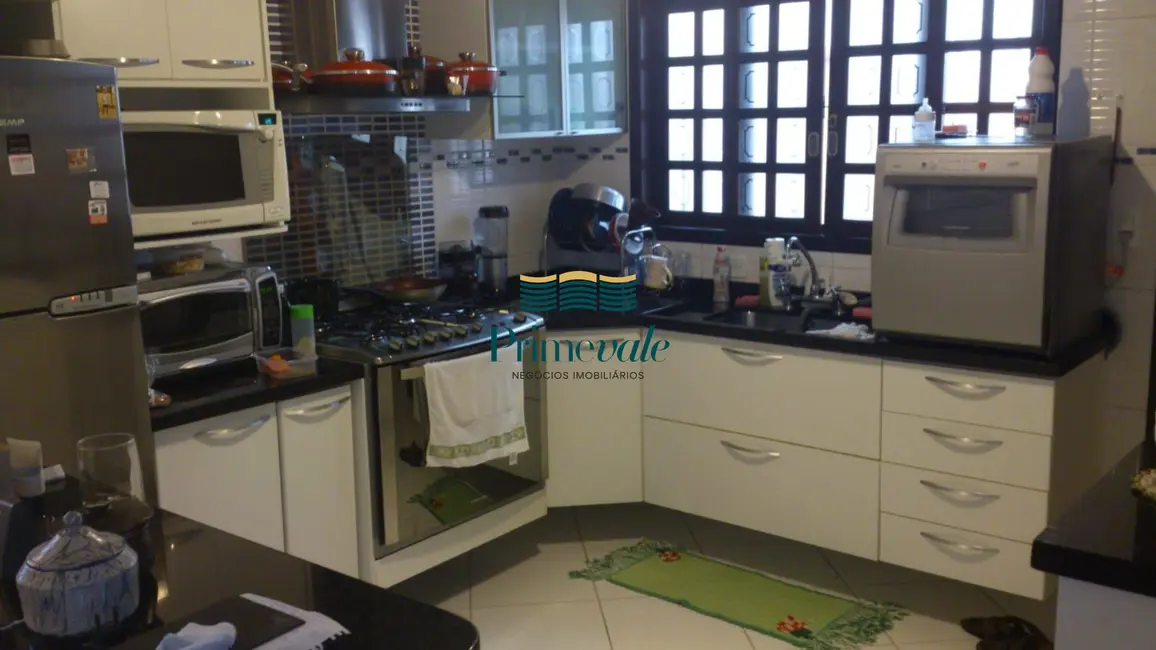 Sobrado com 3 quartos à venda, 170m2 em Sao Jose Dos Campos - SP - imagem 9 Foto 9 de Sobrado com 3 quartos à venda, 170m2 em Sao Jose Dos Campos - SP