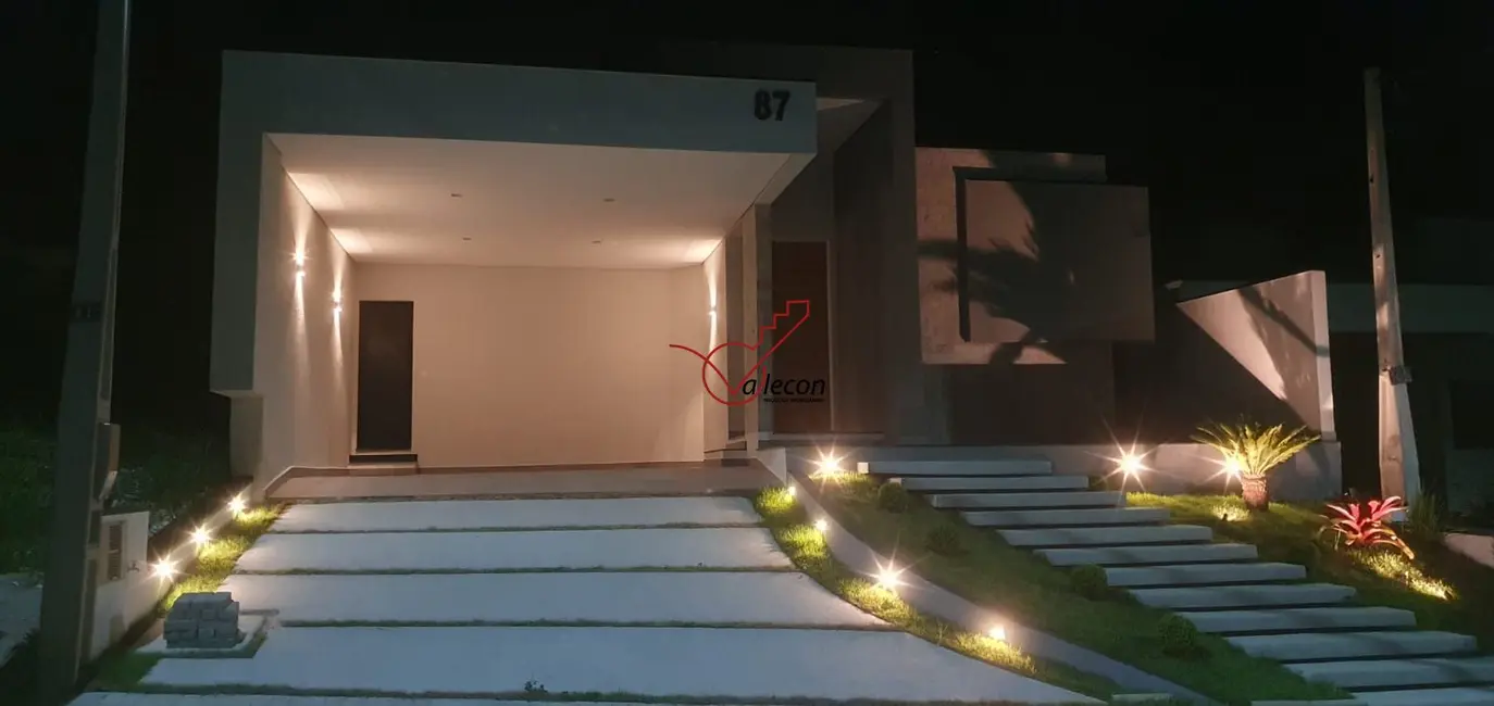 Foto 1 de Casa com 3 quartos à venda, 180m2 em Santa Mônica, Cacapava - SP