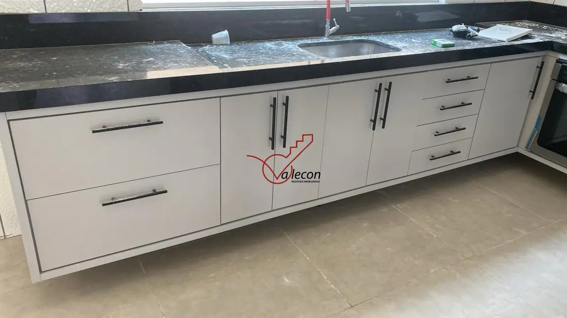 Sobrado com 4 quartos à venda, 225m2 em Sao Jose Dos Campos - SP - imagem 8 Foto 8 de Sobrado com 4 quartos à venda, 225m2 em Sao Jose Dos Campos - SP