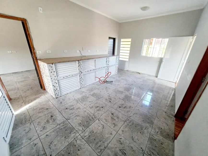 Foto 2 de Chácara com 2 quartos para alugar, 150m2 em Sao Jose Dos Campos - SP