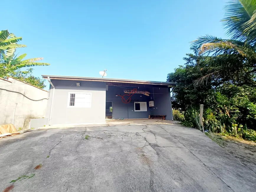 Foto 1 de Chácara com 2 quartos para alugar, 150m2 em Sao Jose Dos Campos - SP