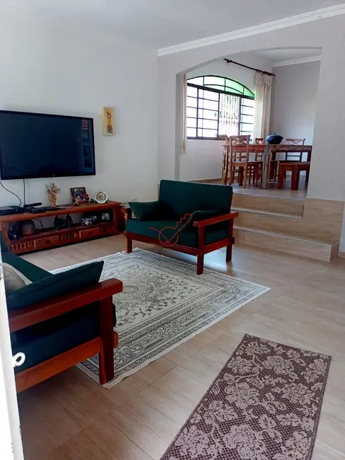Foto 3 de Casa com 3 quartos à venda, 170m2 em Sao Jose Dos Campos - SP