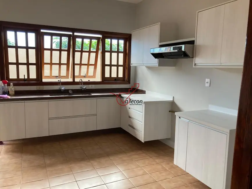 Casa de Condomínio com 4 quartos para alugar, 360m2 em Sao Jose Dos Campos - SP - imagem 5 Foto 5 de Casa de Condomínio com 4 quartos para alugar, 360m2 em Sao Jose Dos Campos - SP