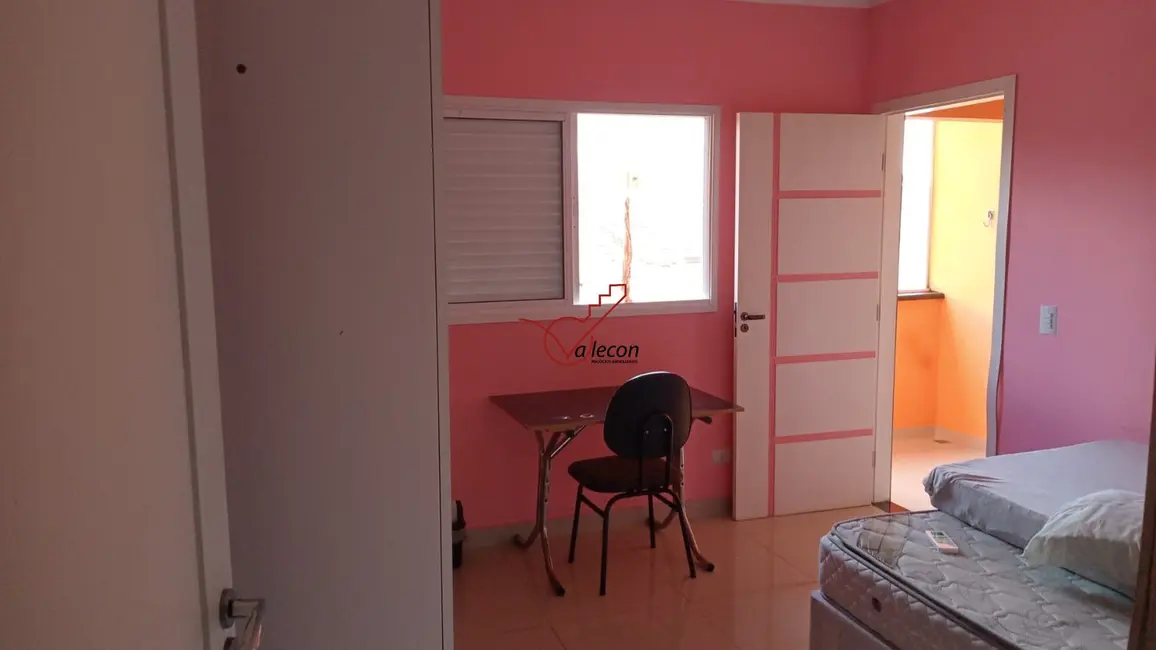 Sobrado com 5 quartos à venda, 100m2 em Sao Jose Dos Campos - SP - imagem 8 Foto 8 de Sobrado com 5 quartos à venda, 100m2 em Sao Jose Dos Campos - SP