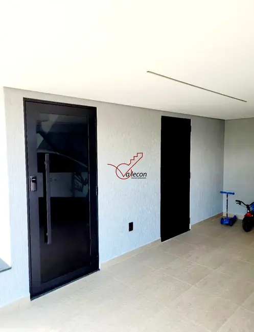 Foto 2 de Casa de Condomínio com 3 quartos à venda, 180m2 em Caçapava Velha, Cacapava - SP