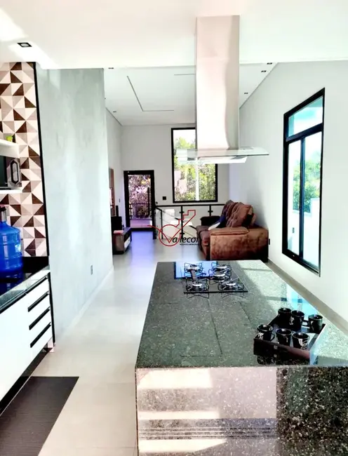 Foto 3 de Casa de Condomínio com 3 quartos à venda, 180m2 em Caçapava Velha, Cacapava - SP