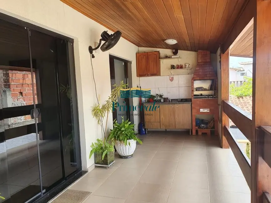 Foto 2 de Casa com 3 quartos à venda, 237m2 em Jardim Maria Emília, Pindamonhangaba - SP
