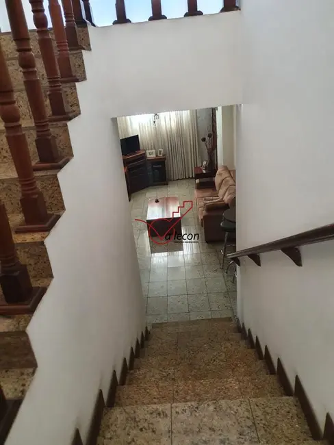 Foto 9 de Casa com 3 quartos à venda, 237m2 em Jardim Maria Emília, Pindamonhangaba - SP