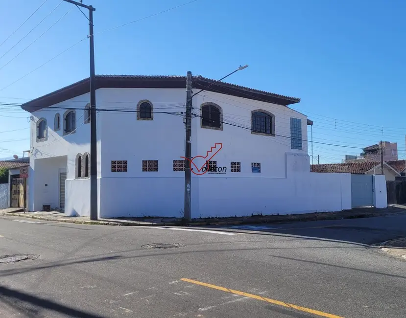 Foto 4 de Casa com 3 quartos à venda, 237m2 em Jardim Maria Emília, Pindamonhangaba - SP